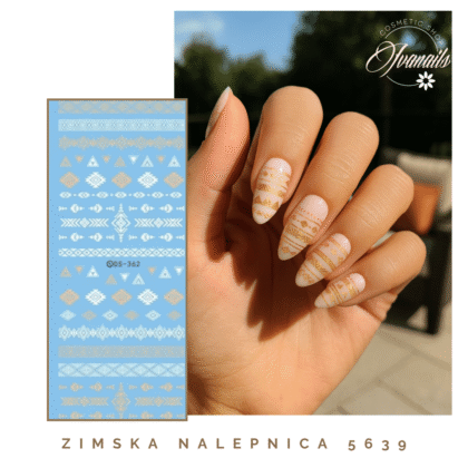 Zimska nalepnica za nokte sa motivima pahulja i zimskih detalja. Laka primena, profesionalan izgled i savršen manikir u prazničnom duhu.